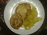 Kvetakove opecenky, brambory, salat